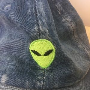 Accessories - 3 for 15$ alien hat Accessories - 3 for 15$ alien hat